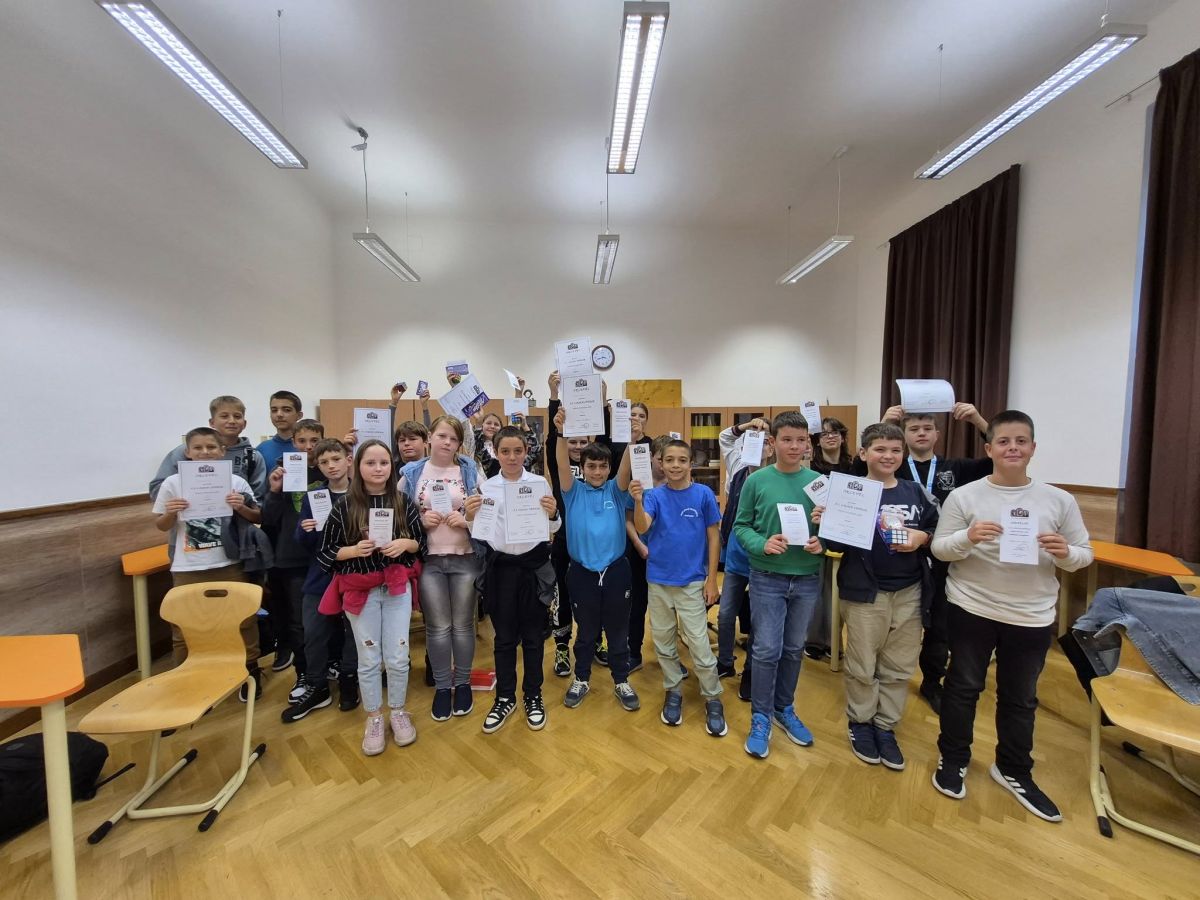 Immár 10. alkalommal rendezett iskolánk Játékos Matematika Versenyt