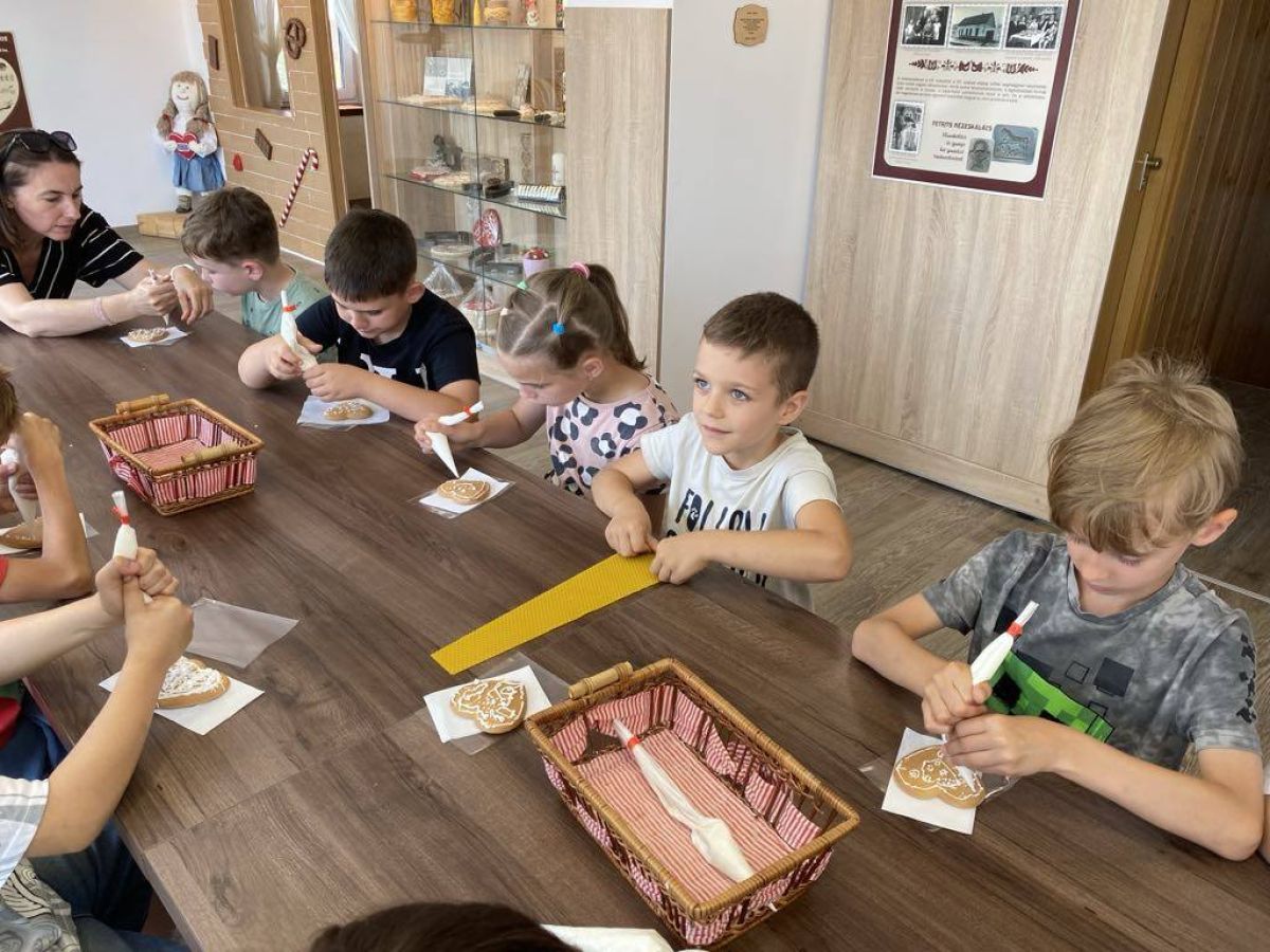 Június 18-án a Petrits Mézeskalács Múzeumba látogatott az első osztály
